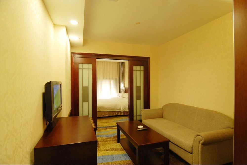 Waifiden Hotel -Former Tokai Hotel - Xiaobei Metro Station - During The Canton Fair, There Will Be Shuttle Buses For Transportation Back And Forth Екстер'єр фото
